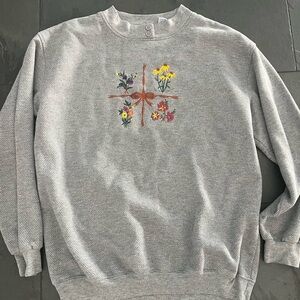 Vintage Baxter and wells Floral Embroidered Gray Women's Sweatshirt Cottagecore
